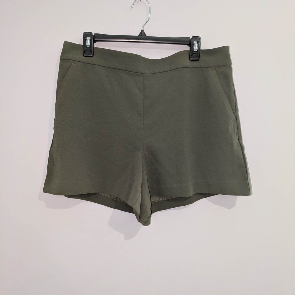 NWT LOFT Pull-On Olive Green Women's Shorts Size L